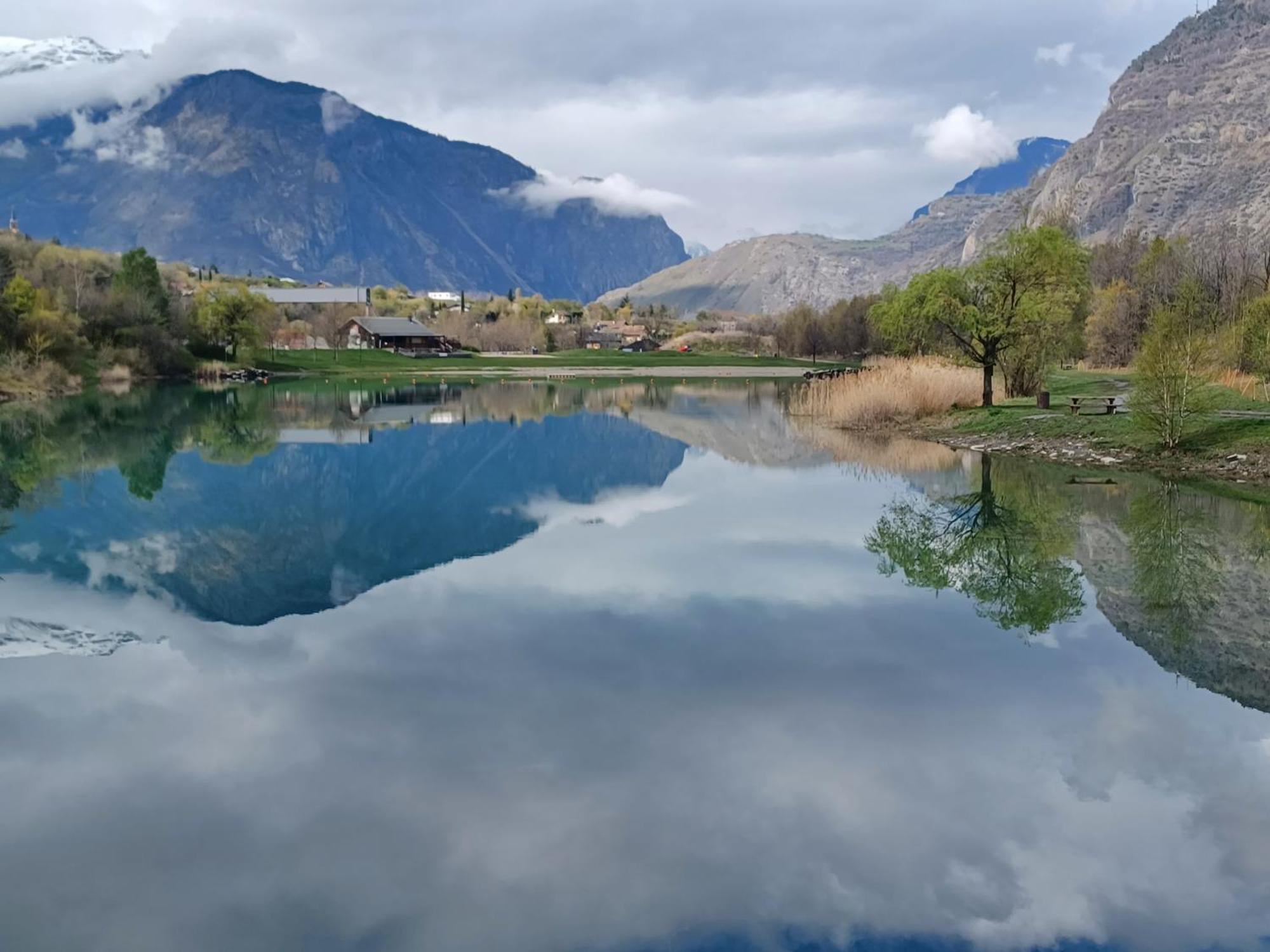 Villargondran, Les Magnifiques Cols De Maurienne Garage Motos, Velos 客房 照片
